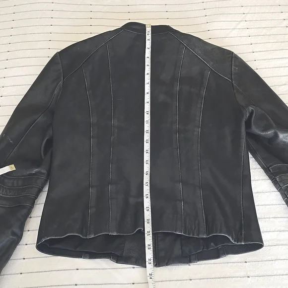 Cropped leather jacket - Picture 8 of 15